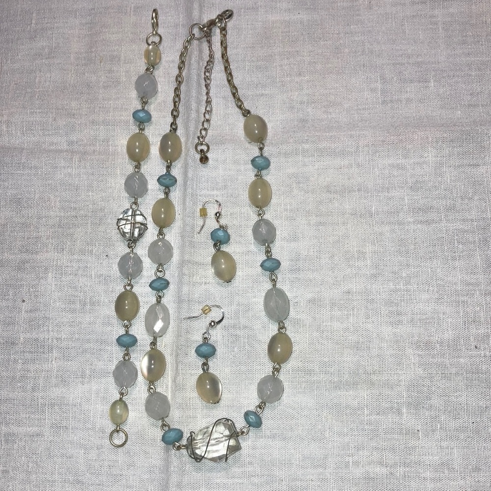 EUC—KR Set of 3–neck, brac. & earrings w/wh. lt. blue & clear beads. $19